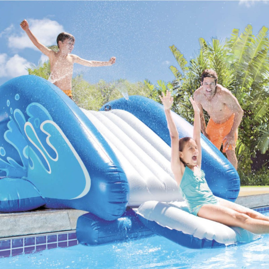 Toboggan gonflable Intex — Piscine enterrée